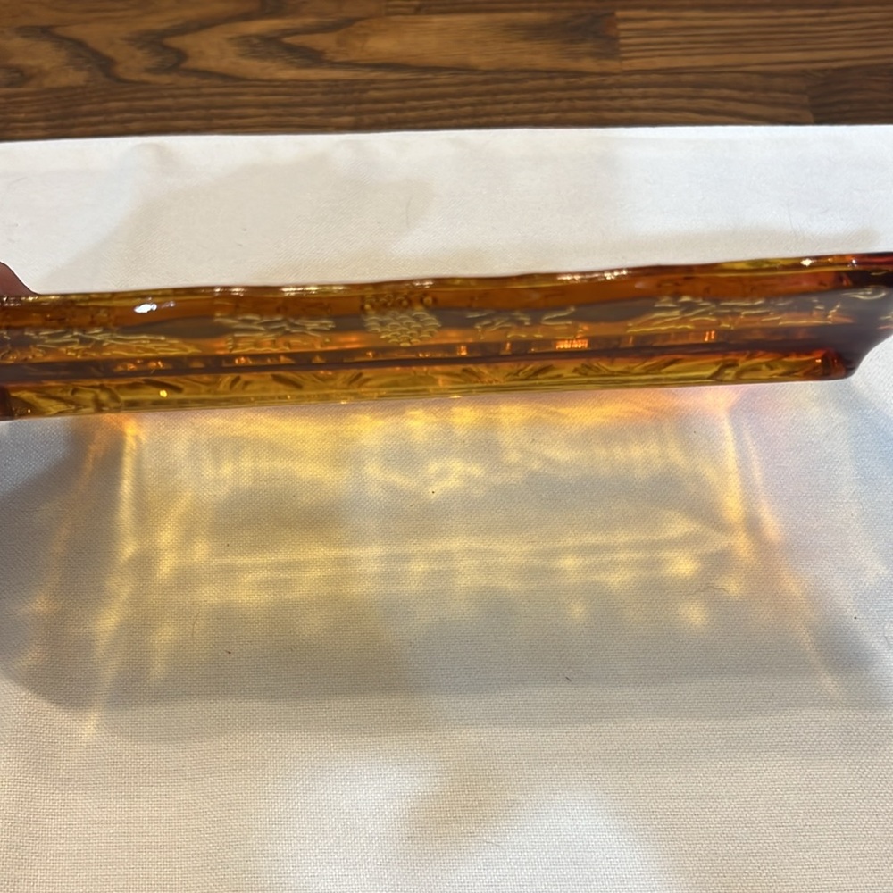 Tiara Indiana Glass Bread Plate Amber The Lord's Supper Vintage - Picture 3 of 5